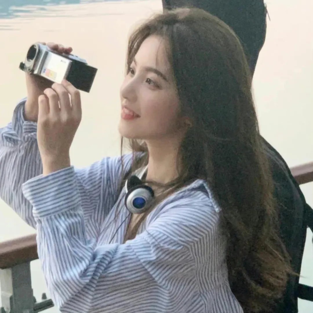 小鱼莉莉
